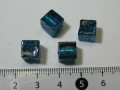 ベネチアン風ガラス　キューブ　約８×８ｍｍ　青緑色