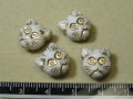 チェコビーズ　ネコ（たて穴）　１３ミリ　チョークホワイト
