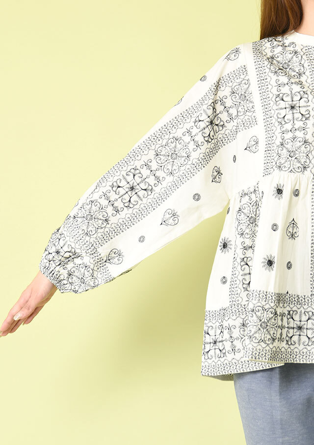 インドコットン刺繍スキッパープルオーバーブラウス