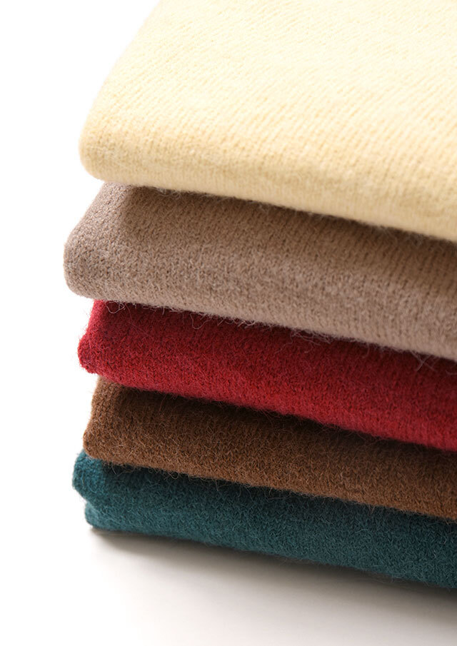 ホールガーメント求心柄プルオーバーニット