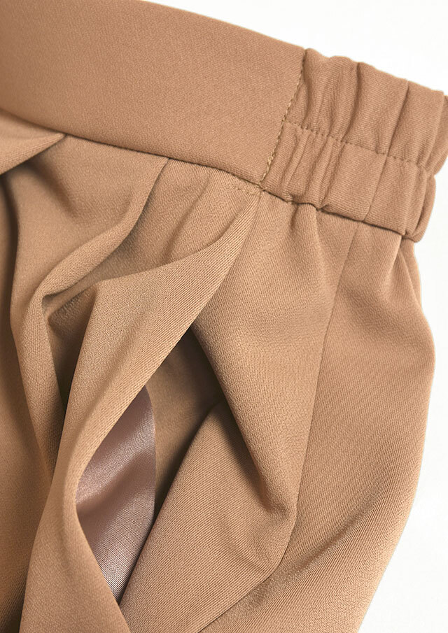 ポンチタックワイドパンツ