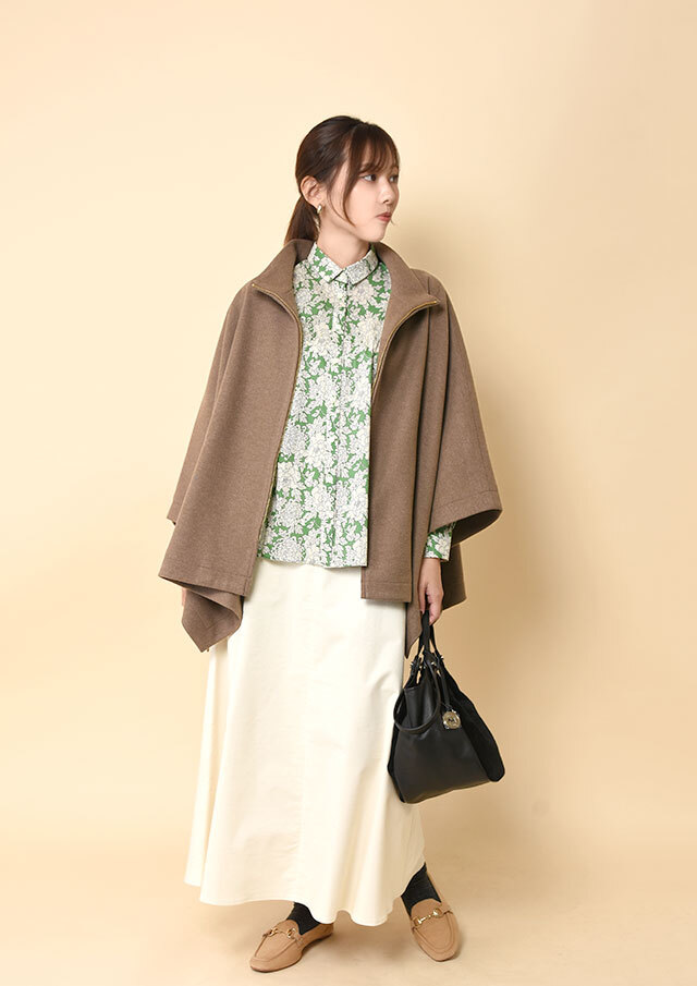 ナナ様　オールドイングランド　カシミヤウール　ポンチョコート　ロゴボタン ナナ様 オールドイングランド カシミヤウール ポンチョコート ロゴ