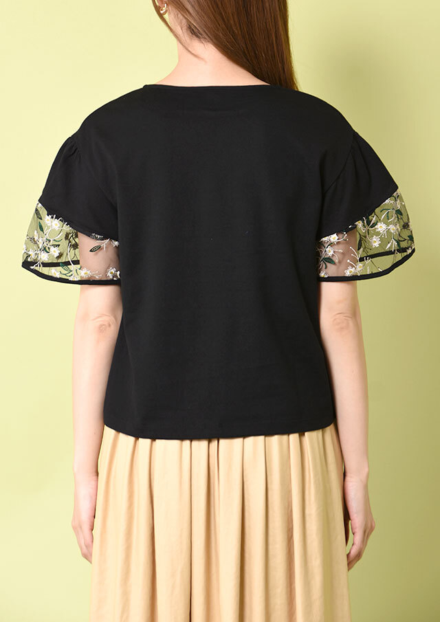 【美品】プランテーション　長袖シャツ　23SS　紙(ペーパー）　Aライン　フレア スキッパー 長袖 形態安定 レディースニットシャツ ストレッチ(S