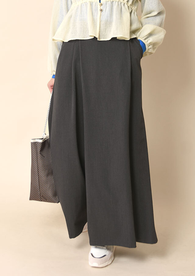 テトロンツイルアシンメトリーフレアパンツ