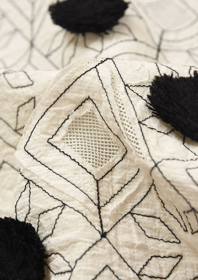 フロントインド刺繍接結プルオーバーカットソー