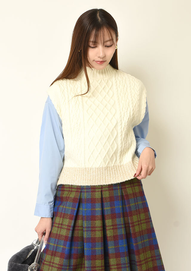 ◇◆ケーブル編み裾ラメベスト【H743864】【26】