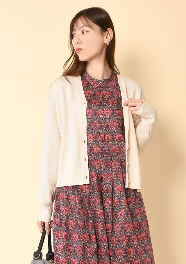 ウールブレンドVネックカーディガン