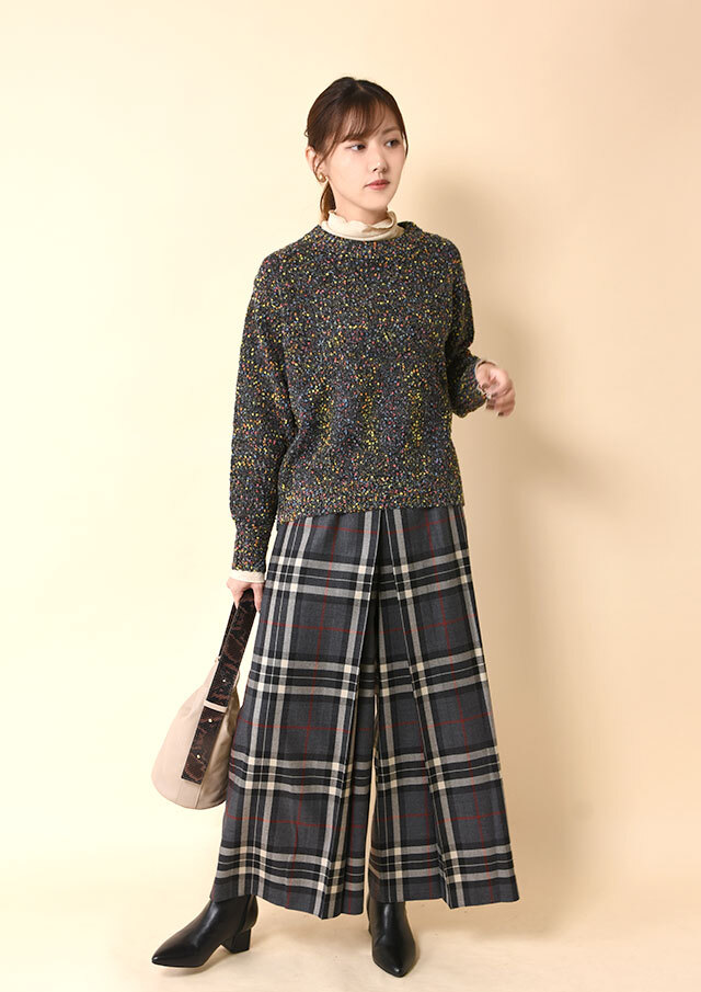 カラーMIXノットヤーンクルーネックプルオーバーニット