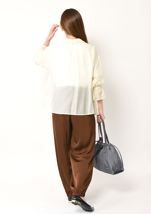 pois ポワ　サテンジョガーパンツ　ベージュ SNS話題Pois ポワsatin jogger pants【beige】