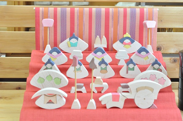 ひな人形【普通垂幕・赤】雛人形　遊プラン・小黒三郎　円びな五段飾り