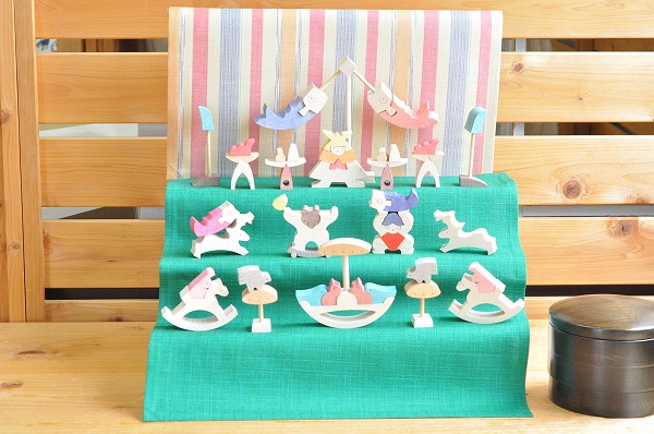 五月人形　遊プラン　小黒三郎　組み木　円武者三段飾り（小）（普通垂幕つき）　初節句