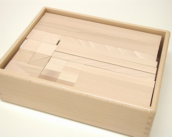 ふた付き木箱入り　白木の積木　積木セット