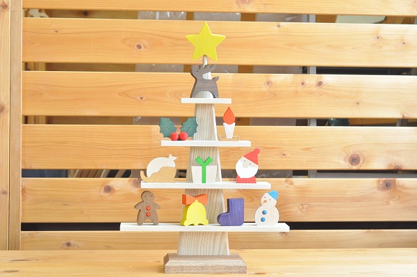 クリスマスインテリア　ステージツリー　ナチュラル