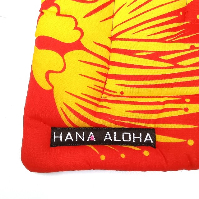 《カーニバルレッド地にイエロ－のレフア模様 》 スタンダ－ドタイプ イプヘケマットPale(パレ)-0103