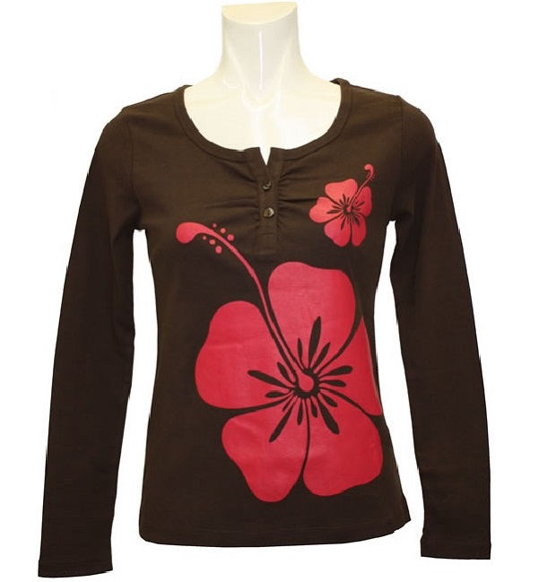 アイブラウン地に大きな赤いハイビスカス模様の、暖かい長袖なので、秋、冬に重宝します。