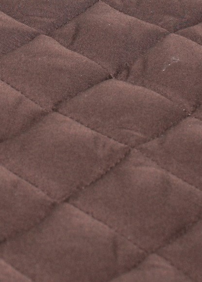 オフホワイトのプルメリアの地模様に、茶色のパイピングのイプヘケマットです。