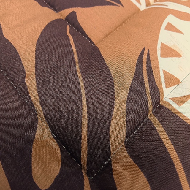 set-0176 アンバ－ブラウン地にダークブラウンのラウアエ柄  スタンダ－ドタイプ イプヘケマットPale(パレ)-0176