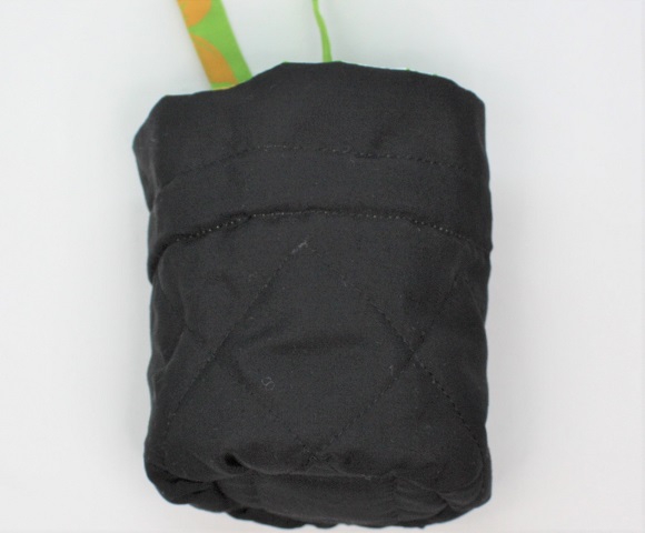 set-059　黄緑地に、白とパンプキカラ－のプルメリア模様。裏地の黒とのコントラストがすばらしい使いやすいイリイリケ－ス