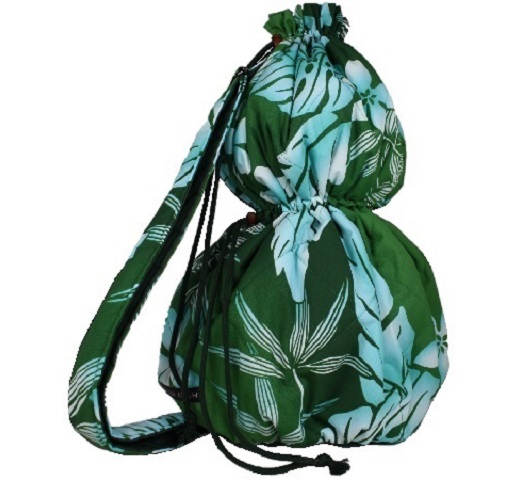 緑地に水色の濃淡模様。１本ショルダ－タイプのイプケ－ス