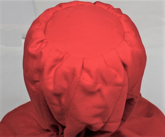 set-119  赤地に白い花と葉模様が明るい感じの、一体型のウリウリケ－ス