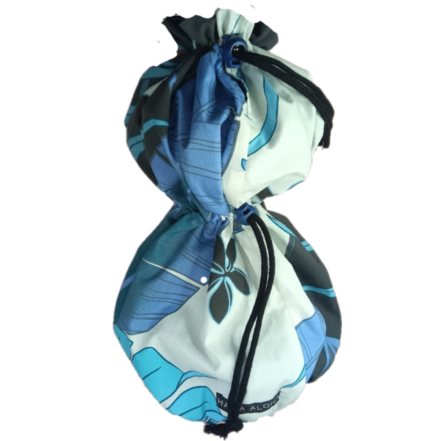 インクブラックの地色にウィンタ－スカイの葉、白黒のプルメリアの小花模様《Ｓ・Ｍ・Ｌサイズ》