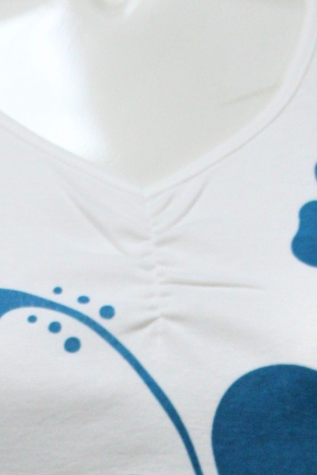 半袖 白のフラTシャツ vネックギャザー ターコイズブルーの