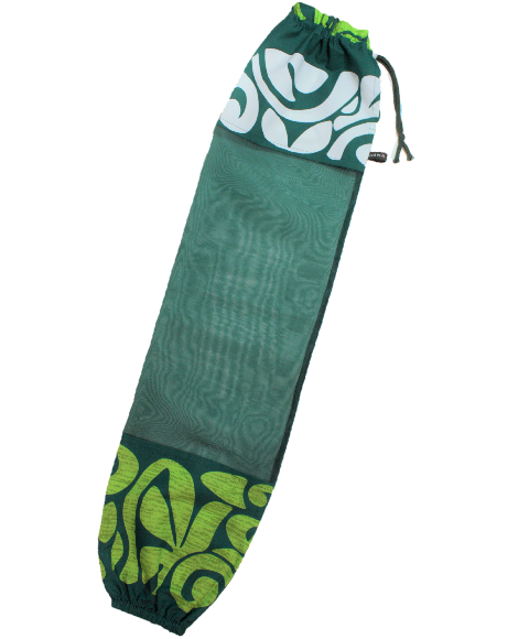 グリ－ン地に、白と黄緑のカヒコ模様。オ－ガンディ－使用のパウケ－ス