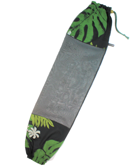 黒地に緑の葉模様、小さな白いティアレがかわいいオ－ガンディ－使用のパウケ－ス