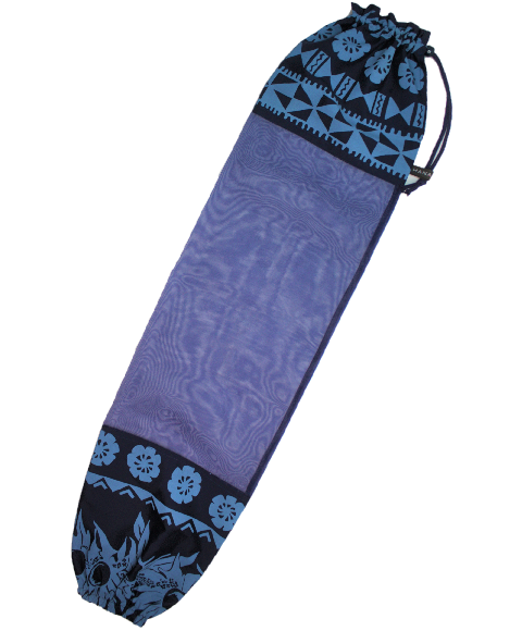 濃紺地にブル－の小花と葉のボーダ－柄カヒコ模様、オ－ガンディ－使用のパウケース