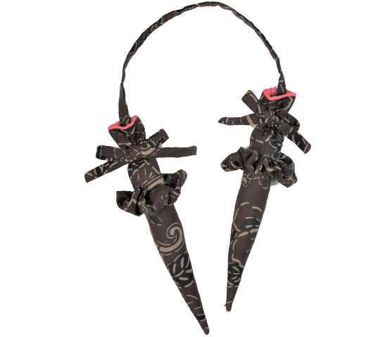 set-018   茶色地に黒とクリーム色のプルメリア、ハイビスカス模様のプイリキ－パ－