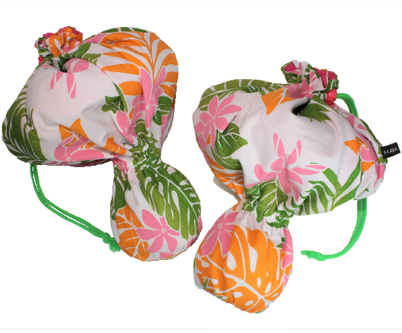 set-064 　白地に、柔らかい色合いのオレンジ、緑、ピンクの花と葉模様。便利な一体型ウリウリケ－ス