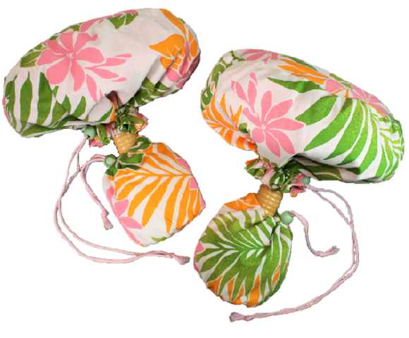 set-064 　白地に、柔らかい色合いのオレンジ、緑、ピンクの花と葉模様。hanaalohaオリジナルのウリウリケ－ス