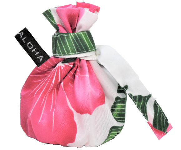 白地にピンクと鮮やかな緑の柄が軽やかな、イリイリケ－スです。