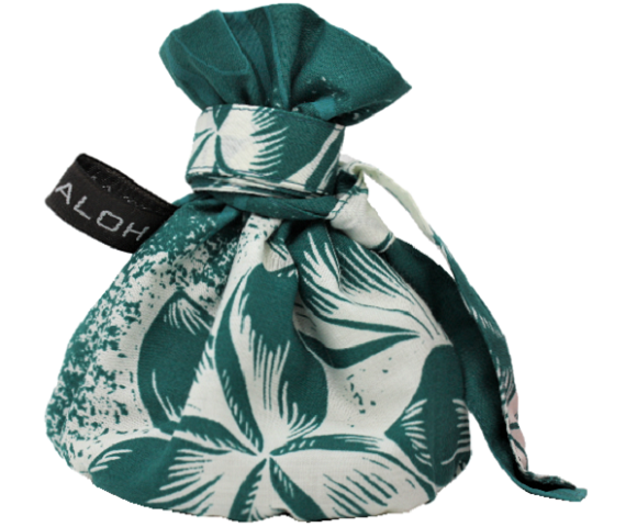 ビリヤ－ドグリ－ン地に白いプルメリアが美しい、丁寧に作られたイリイリケ－スです