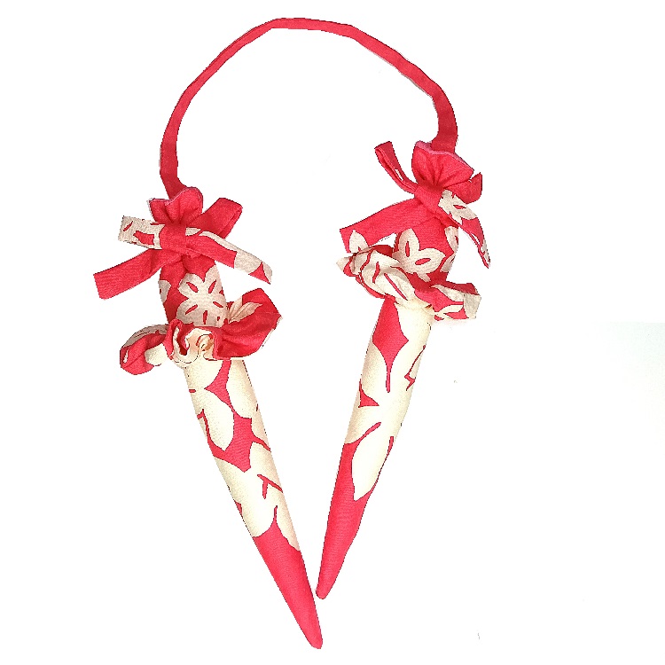 スカ－レットピンク地に白のプルメリア模様　先端がしっかり出来ている使いやすいプイリキ－パ－