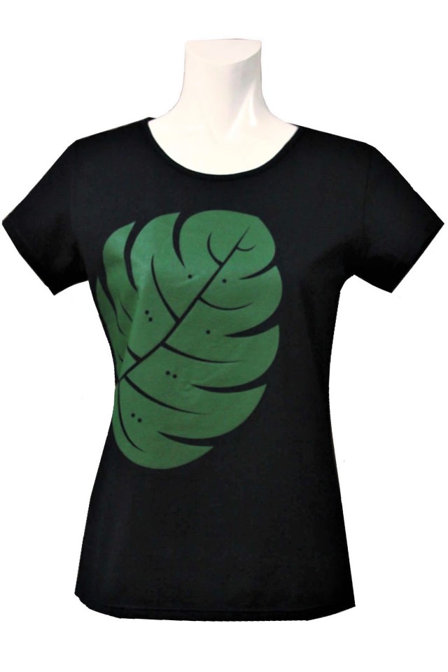 黒地にﾓｽｸﾞﾘ-ﾝののモンステラ模様。