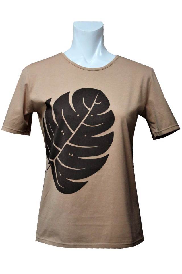 ベ－ジュ地に茶色のモンステラ模様