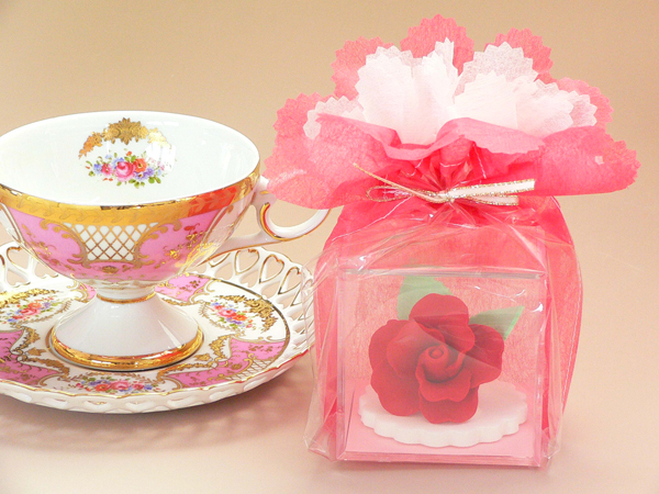 手作りレシピで皆様を笑顔に 花のようなケーキ