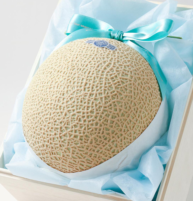 送料無料】静岡産クラウン印マスクメロン 1玉1.5kg（木箱入り