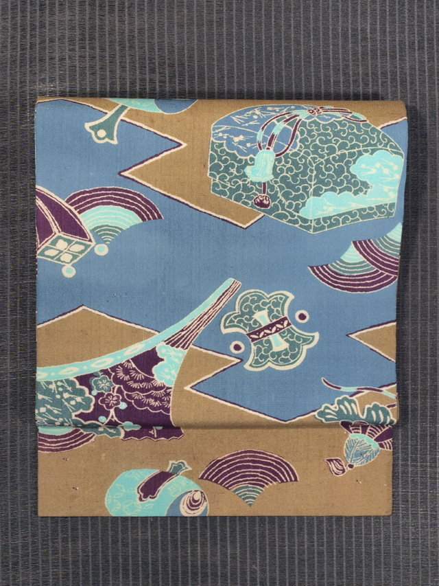 文箱(ふみばこ)と中啓(ちゅうけい)に宝尽くし文様 型染め 名古屋帯　