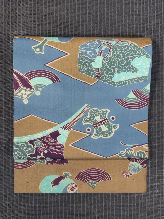 文箱(ふみばこ)と中啓(ちゅうけい)に宝尽くし文様 型染め 名古屋帯　