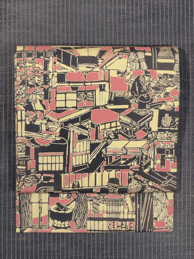 古民家に人物の絵図 型絵染め 名古屋帯　