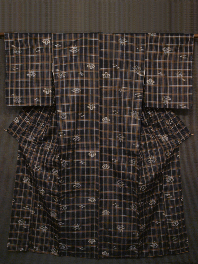 濃藍色地 格子に松文様 絣織 真綿紬 袷