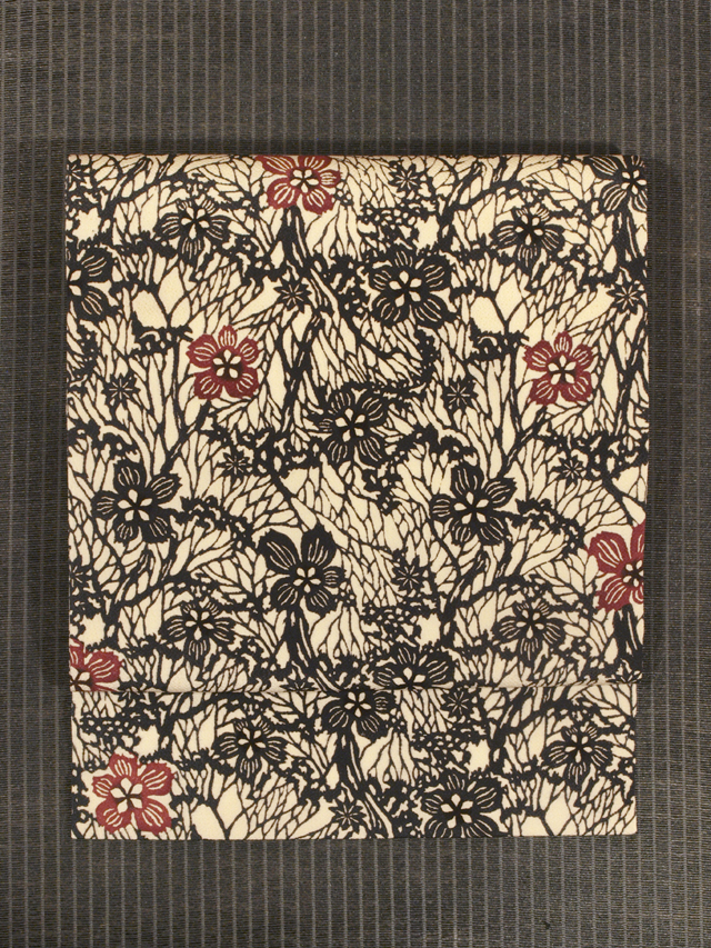 振袖 豪華 銀通し 刺繍 金彩 紋意匠 チューリップ 洋花 身丈160cm 価格