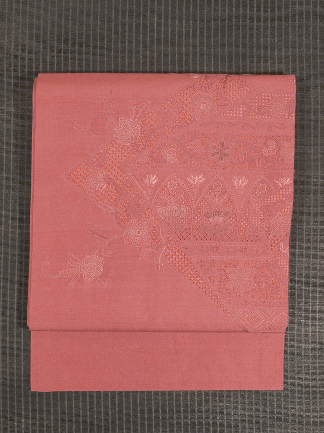 帯のアトリエ花邑 hanamura 銀座 「幾何学更紗文様 スワトウ刺繍 紬 