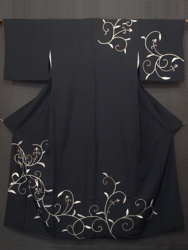 訪問着 可憐に舞う花の刺繍 袷 訪問着 可憐に舞う花の刺繍 袷