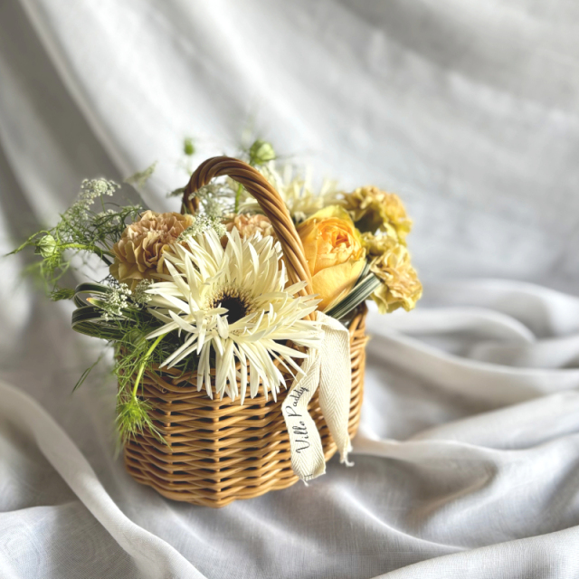 バスケットアレンジメント　ナチュラルホワイト　【母の日予約商品】