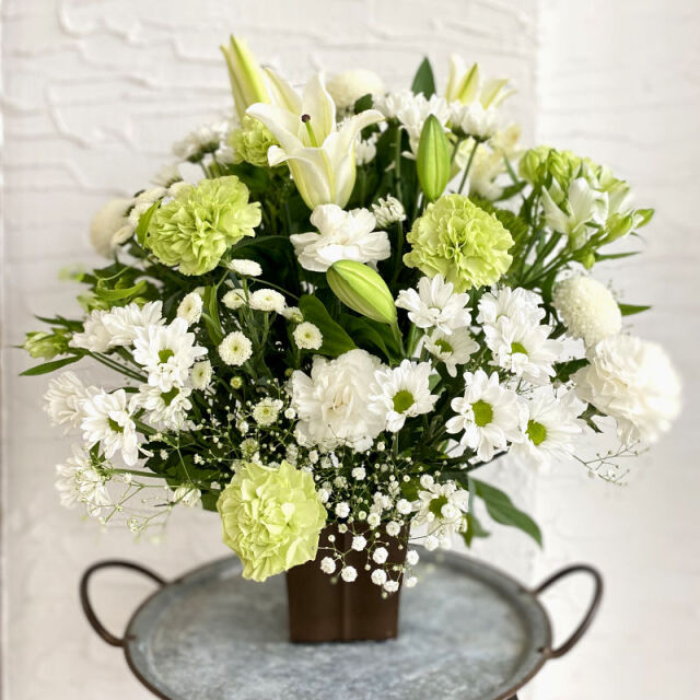 お供えアレンジメント　white＆green