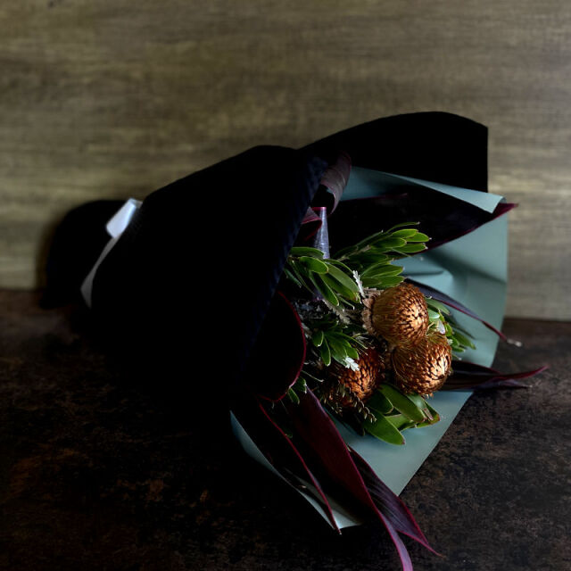 プロポーズの花束 花束 大人シック 岐阜の花屋なら花夢館