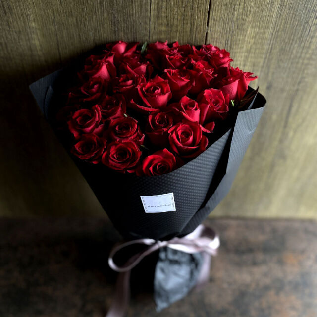プロポーズの花束 33本のバラの花束 生まれ変わっても愛する Red 岐阜の花屋なら花夢館 プロポーズの花束 33本のバラの花束 生まれ変わっても愛する Red 岐阜の花屋なら花夢館